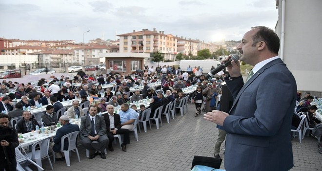 Akgül iftarda İmam Hatiplilerle buluştu