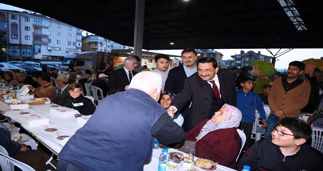 3 MAHALLE AYNI SOFRADA BULUŞTU