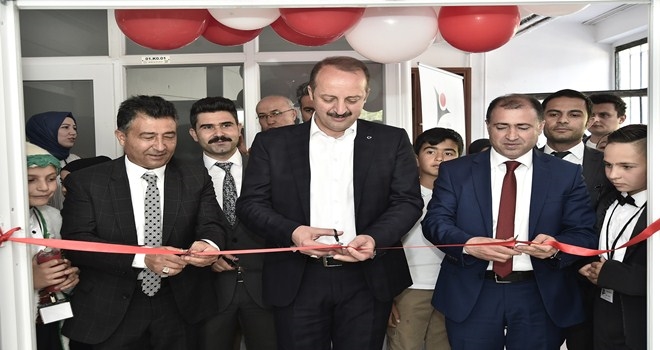 Akgül bilim fuarı açılışını gerçekleştirdi