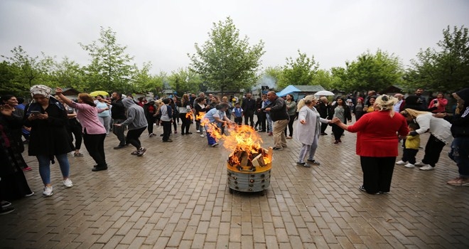 Yenimahalle´de sağanağa rağmen Hıdırellez 