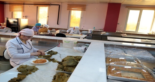 1 TON TATLI VE SARMA SİPARİŞİ ALDILAR