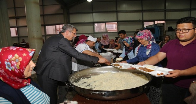 Belediye Başkanı Tuncer Kaplan, Vatandaşlarla İftarda Buluştu