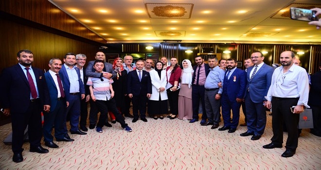 Ertürk, şehit yakınları ve gazilerle iftarda buluştu