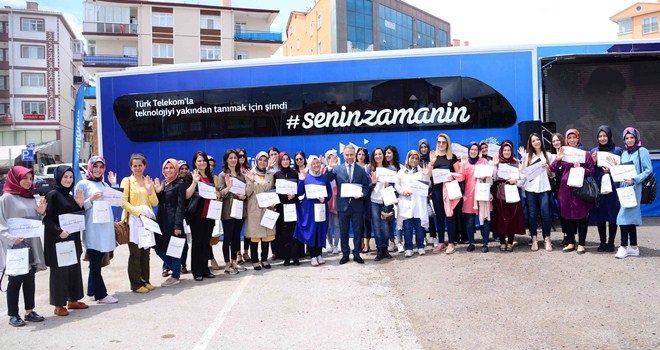 Kadınlara internet eğitimi verildi