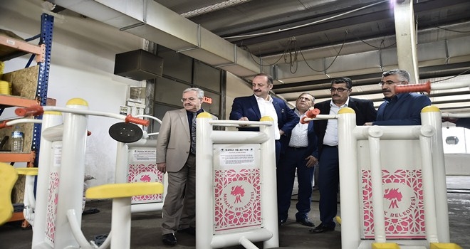 Yerel yönetimlere örnek oluyoruz
