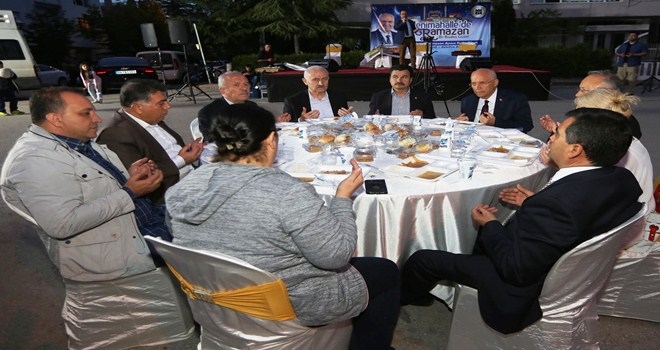 Yenimahalle sakinleri iftarda buluştu