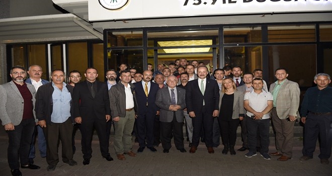 Cemil Çiçek sahurda Mamak´a konuk oldu