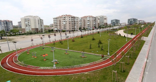 Park ve oyun alanları elden geçiriliyor