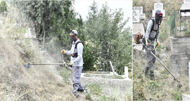 Mezarlıklar Bayrama Hazırlanıyor