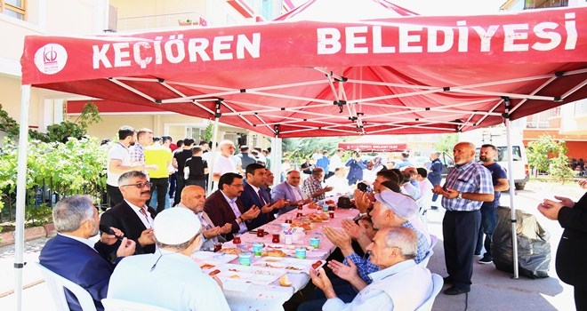 BAŞKAN AK KEÇİÖRENLİ ŞEHİTLERİN MEVLİDİNE KATILDI