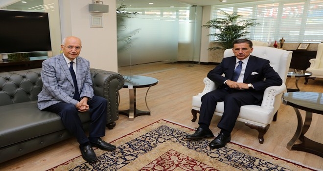 Vali Topaca, Yaşar´ı ziyaret etti