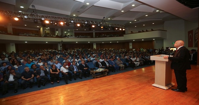 Belediye çalışanları ile bayramlaştı