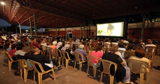 Açık havada sinema nostaljisi yaşadılar