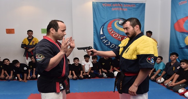 Silah ve bıçaklı saldırılara karşı korunma