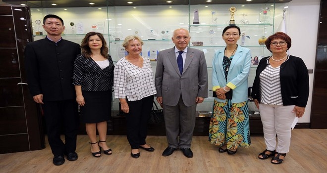 Çinli heyet, Başkan Yaşar´ı ziyaret etti