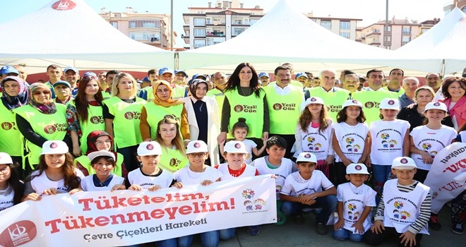 KEÇİÖREN´DE KADIN VE ÇOCUKLAR TEMİZLİK ORDUSU KURDU