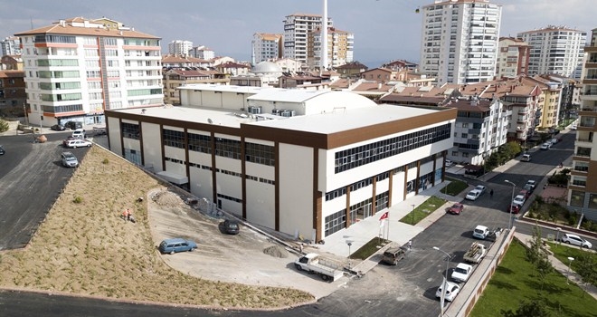 Yarı olimpik havuz ilçe sakinlerinin hizmetinde