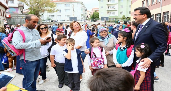 UYUM SÜRECİ BİTTİ, HEDİYELER BAŞKAN AK´TAN GELDİ