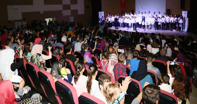 MÜZİĞİN EVRENSEL DİLİ KEÇİÖREN´DE YANKILANDI