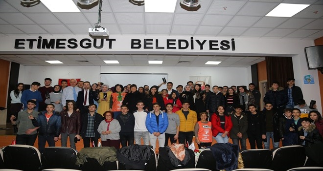 GENÇLER DOĞAYI KORUYOR GELECEĞİNE SAHİP ÇIKIYOR