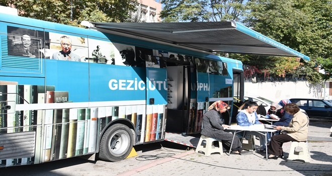 Gezici Kütüphane Okur Severlerle Buluştu
