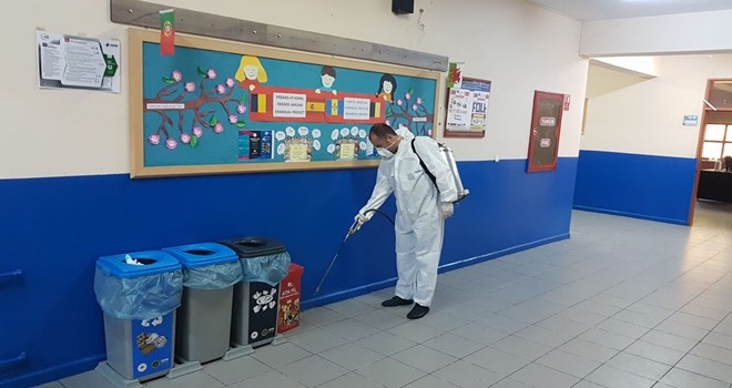 ÇOCUKLARIN SAĞLIĞI İÇİN OKULLAR İLAÇLANIYOR