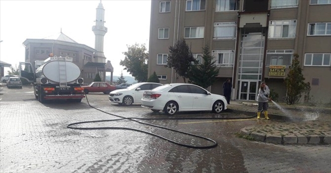 Kızılcahamam´da Sokak Yıkama Çalışmaları Devam Ediyor