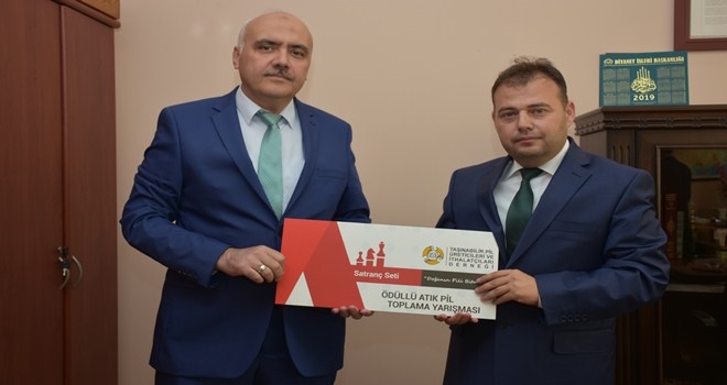 Sıfır Atıkta Birinci Olan Okula Ödül