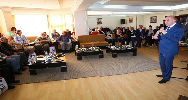 ALTINOK, YAŞLILAR GÜNÜNDE HUZUREVİ SAKİNLERİNİ YALNIZ BIRAKMADI