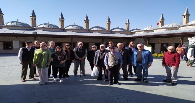 HUZUREVİ SAKİNLERİ KONYA´YI GEZDİ