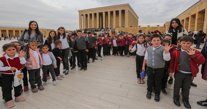 Çamlıdereli çocuklar Ata´larının huzurunda