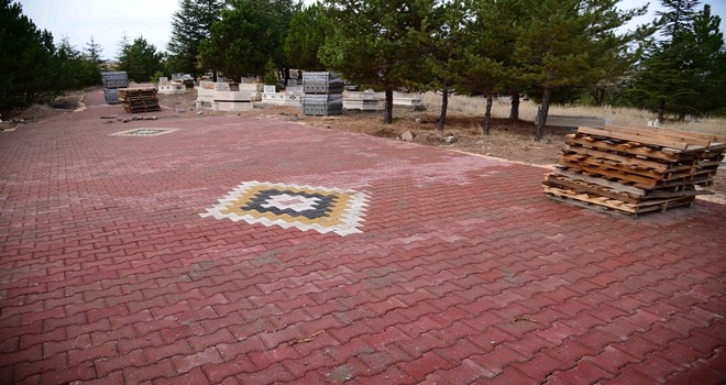 Mezarlık yollarına kilitli parke taşı