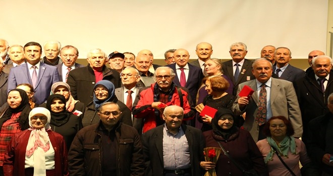 KIBRIS GAZİLERİ MADALYALARINI ALDI