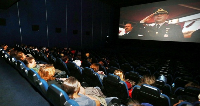 YENİMEK kursiyerlerine sinema keyfi