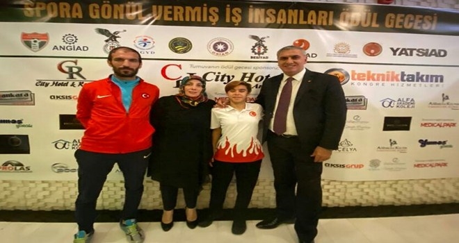 Yenimahalle´nin milli sporcularına Vefa Ödülü