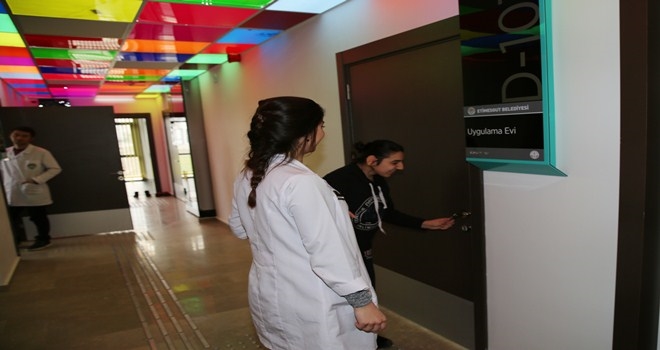 UYGULAMA EVİ´NDE ENGELSİZ YAŞAMA HAZIRLANIYORLAR