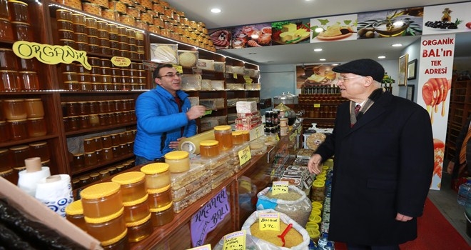 İlçe sakinlerinden Yaşar´a yoğun ilgi