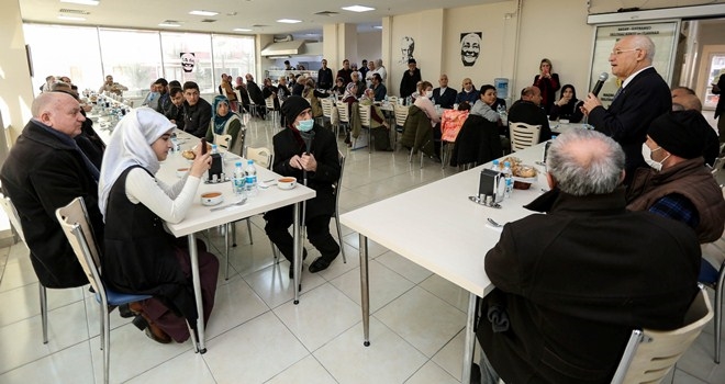 Yaşar, Konukevi sakinlerini ziyaret etti