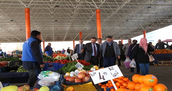 BAŞKAN DEMİREL PAZAR ESNAFINI ZİYARET ETTİ