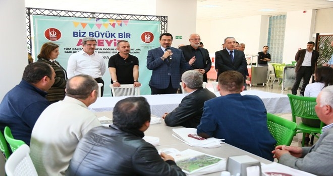 AK, PERSONELLERLE DOĞUM GÜNÜ KUTLADI