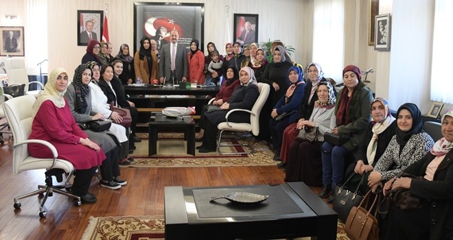Kadın kollarından Akgül´e ziyaret