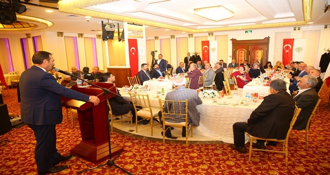 ENVER DEMİREL´DEN MECLİS ÜYELERİNE VEDA YEMEĞİ