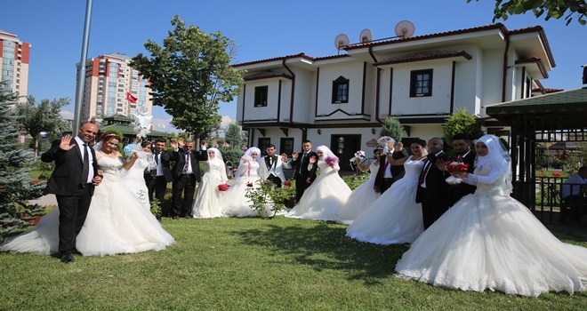 BU YAZ DA TOPLU DÜĞÜNÜMÜZ VAR