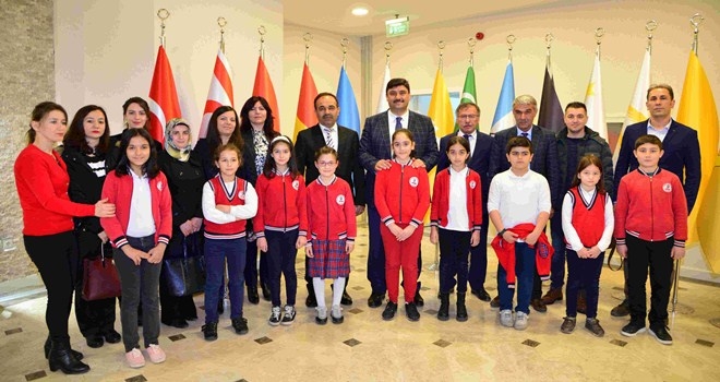 İhtiyaç sahibi tüm öğrencilere burs müjdesi 