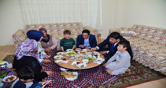 Gönül sofralarına misafir oluyor