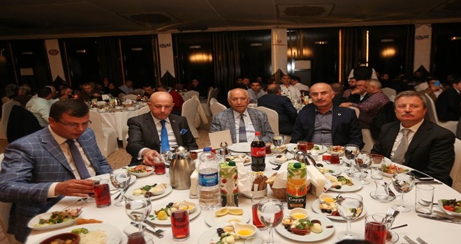 Yaşar, GİMAT esnafıyla iftar sofrasında buluştu