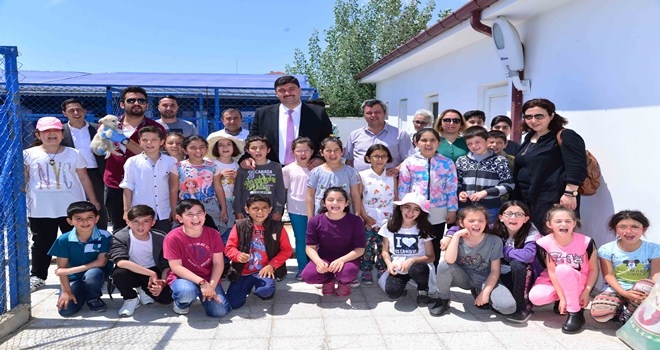 KENDİLERİ KÜÇÜK YÜREKLERİ KOCAMAN