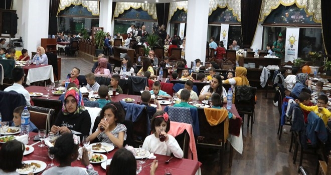 BAŞKAN ALTINOK İFTARINI ÇOCUKLARLA YAPTI