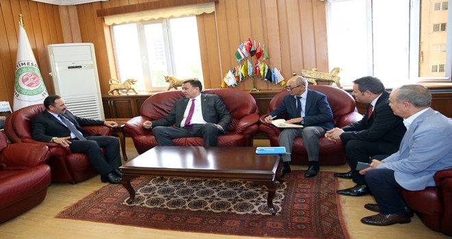 KIRGIZ BÜYÜKELÇİ OMURALİVEV BAŞKAN DEMİREL´İ ZİYARET ETTİ