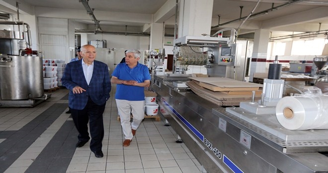 Başkan Yaşar, zabıtalarla Bayram denetiminde